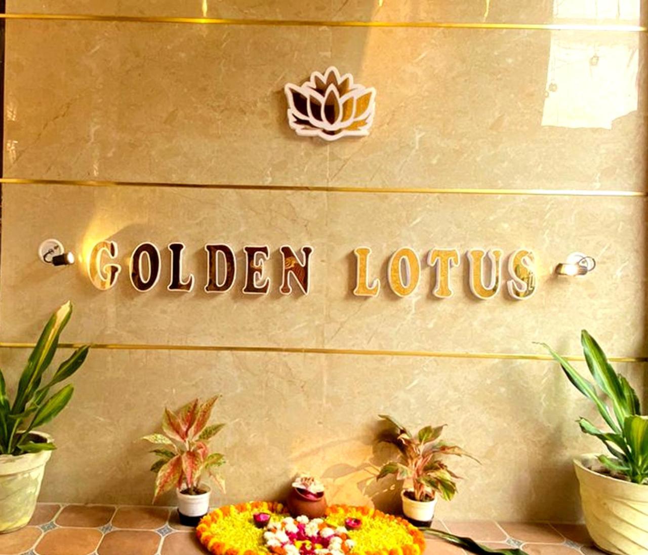 Hotel Golden Lotus Waranasi Zewnętrze zdjęcie