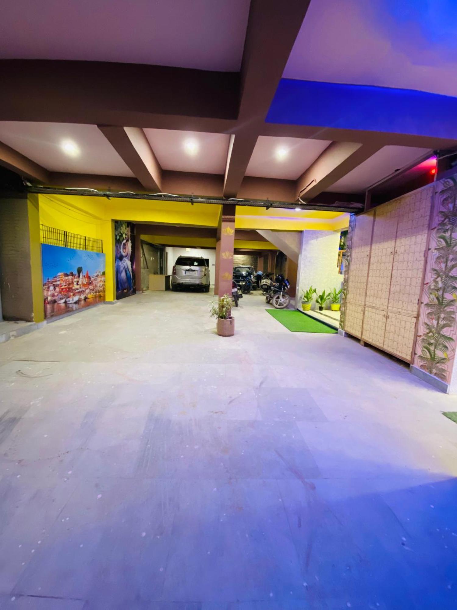 Hotel Golden Lotus Waranasi Zewnętrze zdjęcie
