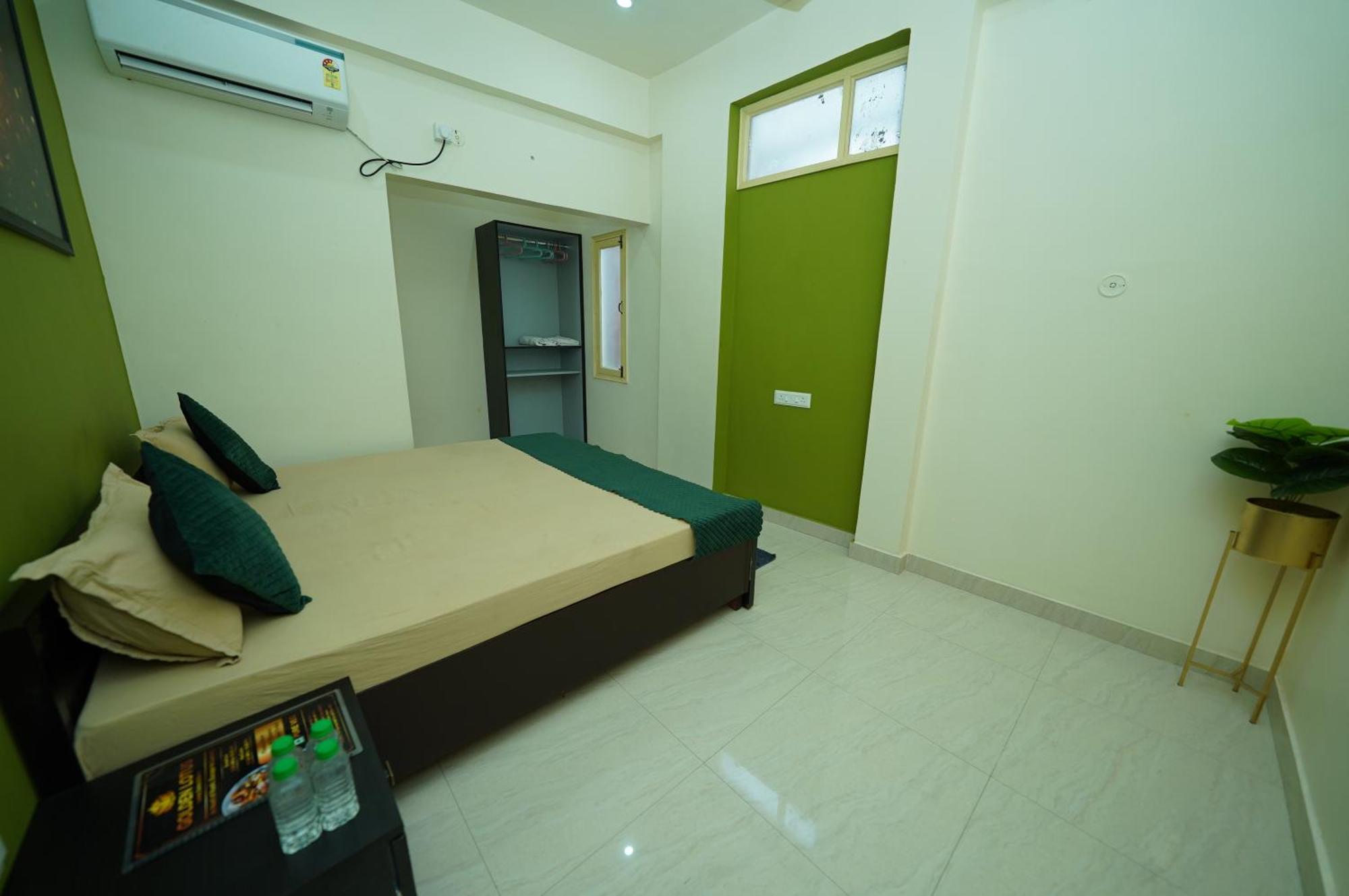 Hotel Golden Lotus Waranasi Zewnętrze zdjęcie