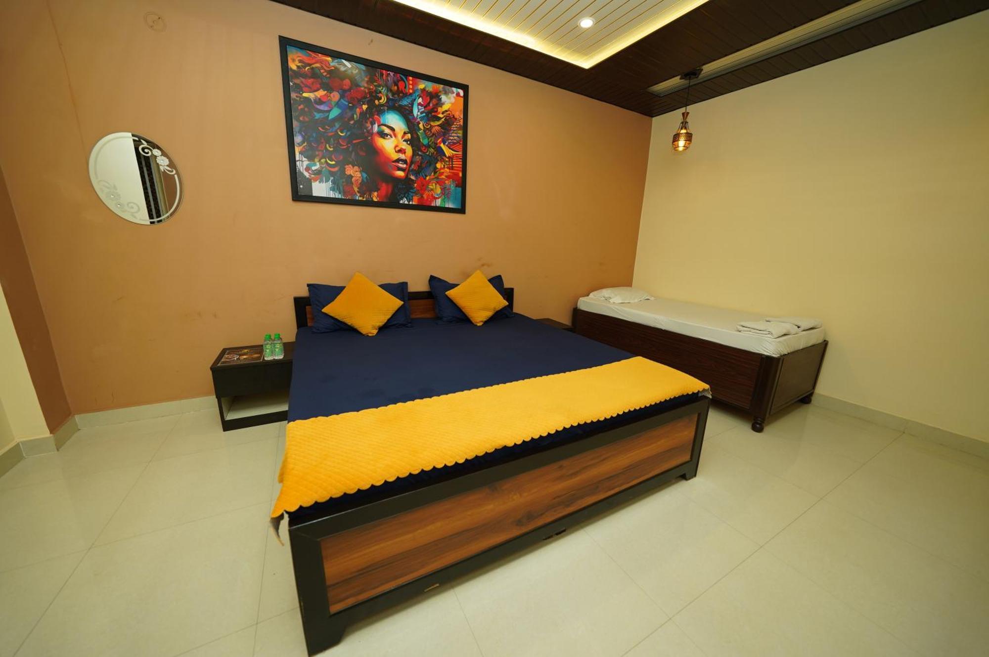Hotel Golden Lotus Waranasi Zewnętrze zdjęcie